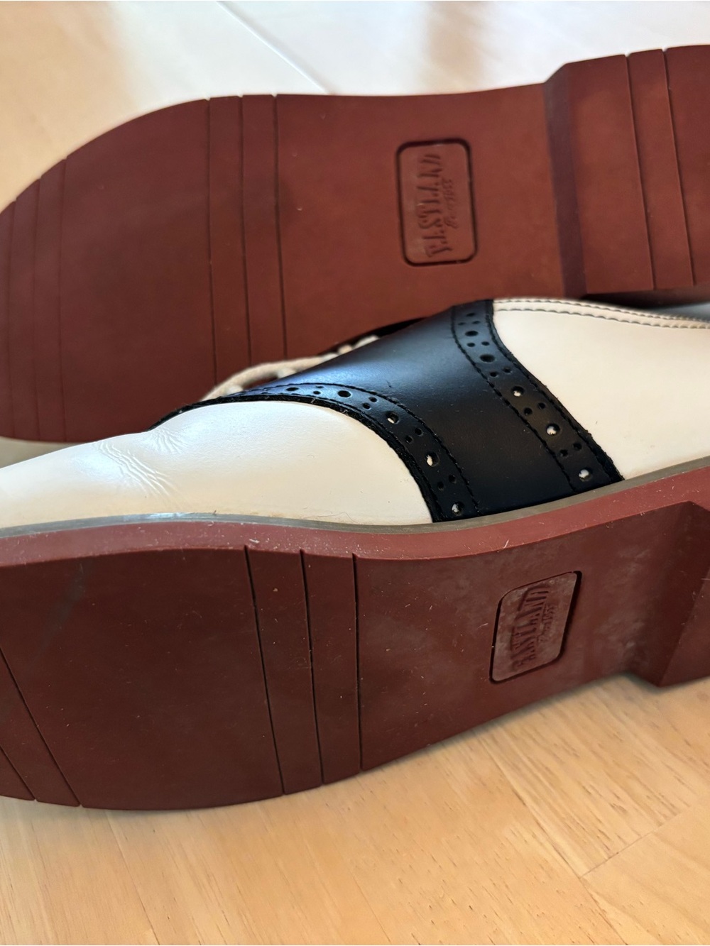 Vintage Classic Two-Tone Women’s Saddle Oxfords - White & Black size 8 / 38.5 - Picture 7 of 7